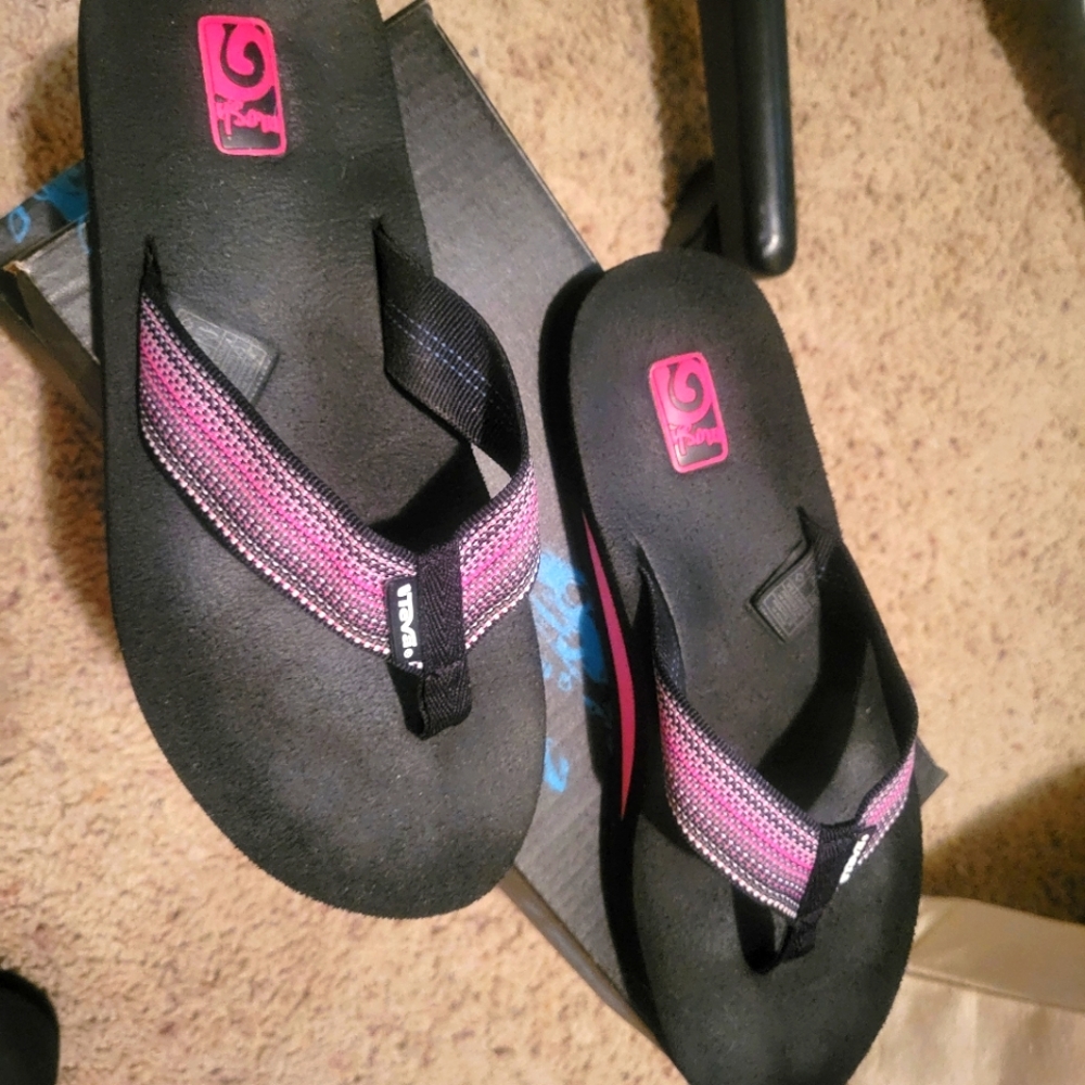 Excellent condition teva sandals